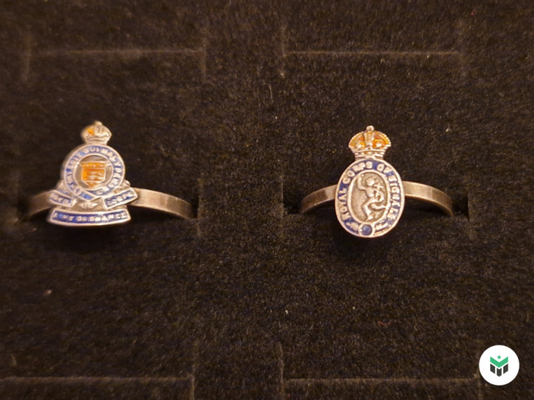 Regimental Sweetheart Rings for sale € 140 - Miltrade